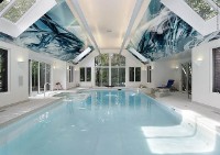 Deckenbespannung im Schwimmbad | Shutterstock by clipso design